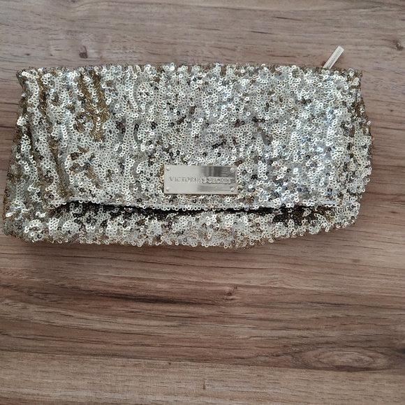 🎇CLEARANCE Victoria Secret Clutch - Picture 1 of 5